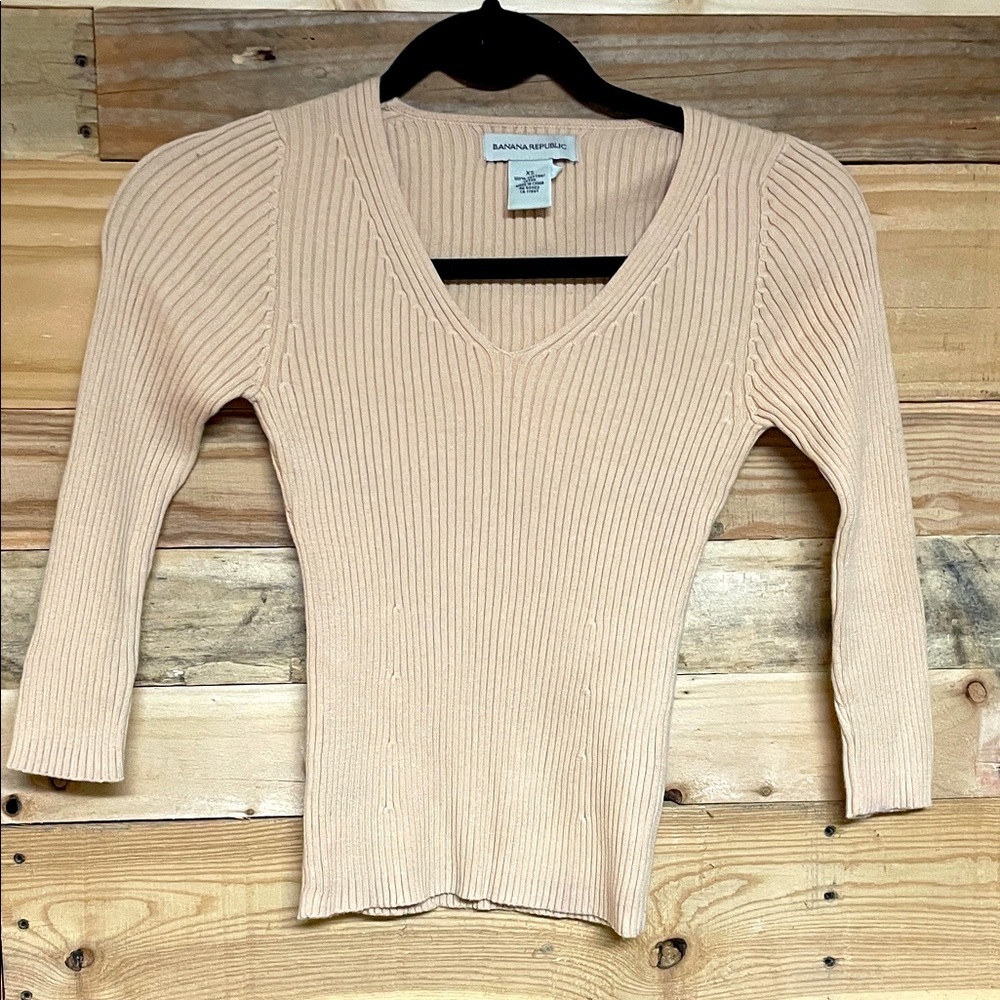 Banana Republic size XS Cream Color V-Neck 3/4 Sleeve Ribbed Soft Sweater 2/$30